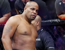 фото - Как Блейдс с Волковым. Даниэль Кормье рассказал, как победит Миочича