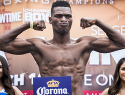 фото - Ричарда Комми не волнуют проблемы Теофимо Лопеса: Я буду готов