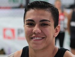 фото - Победа над Шевченко, двойное чемпионство, три дивизиона. Джессика Андраде озвучила «суперплан»