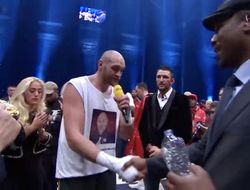 фото - Фьюри побил бы Льюиса? Мнение легендарного Джонса