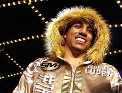 фото - Теофимо Лопес рассказал, чему научился у Флойда Мейвезера