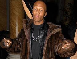 фото - Заб Джуда стал помощником медсестёр: помогает больным и обучает интернов