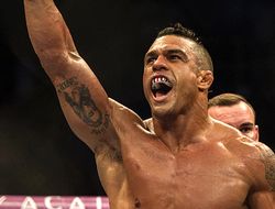 фото - UFC: Белфорт нокаутировал Хендерсона в финале трилогии