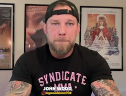 фото - Тренер Двалишвили оценил шансы чемпиона в бою с Нурмагомедовым