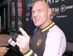 фото - «Руки в клей, потом в стекло — и дерёмся до конца». Фьюри предложил бой Джошуа 