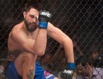 Глыбы уходят. Два многократных претендента на титул UFC попрощались с ММА