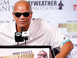 фото - Хантер: Альварес должен перестать прятаться и драться с Головкиным