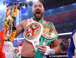 фото - Промоутер Фьюри объяснил причину дедлайна для Джошуа — всё из-за Усика