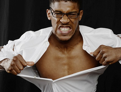 фото - Энтони Джошуа продолжает бить безнадёг: нокаутирован Лав