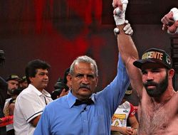 фото - Альварес спорно одолел Паса, Кампа не сумел победить Лопеса