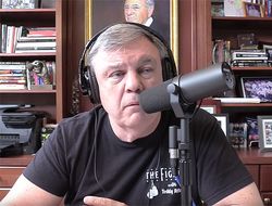 фото - «Биволу не победить Канело по очкам». Тедди Атлас о шансах, судьях, допинге