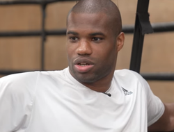 фото - Дюбуа ответил на претензии Джошуа: «Надо было учиться на доктора или юриста»