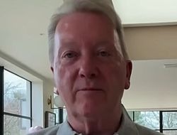 фото - Уоррен раскритиковал бой Усик-Верхувен, готов обсудить другие