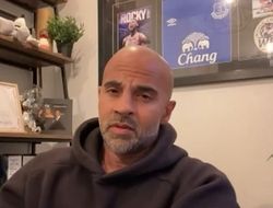 фото - «Супертяжёлый вес состаривает Усика». Британский тренер о реванше с Фьюри