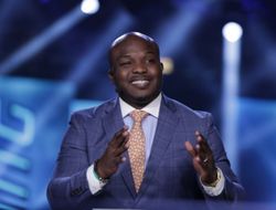 фото - «Его обходят десятой дорогой». Брэдли поздравил Алимханулы и оценил его выступление