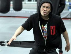 фото - Донэйр терзает спарринг-партнёров