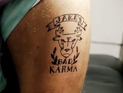 фото - Тату Бриедиса на бедре с именем Джейка Пола? Да, оно настоящее — промоутер