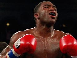 фото - Эдриен Броунер разгромил Джона Молину