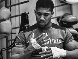 фото - Энтони Джошуа готовится драться с «голодным и яростным» Кубратом Пулевым