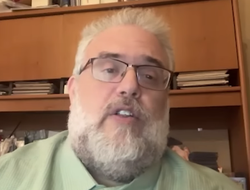 фото - Усик против Бетербиева. Топ-эксперт оценил шансы на продолжение противостояния