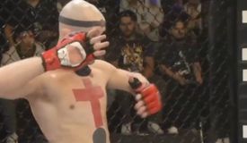 Супергерой, которого мы заслужили. Winged C уступил в дебютном бою в APFC: забавное видео