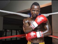 фото - «Кинг-Конг» вернулся: Агбеко побил Рубильяра