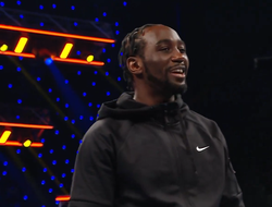 фото - На Кроуфорда жёстко наехали в WWE. Теренсу пришлось вырубить обидчика: видео