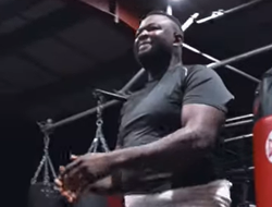 фото - Фьюри остановит Усика, как Уайлдера, если сделает это — мнение Баколе