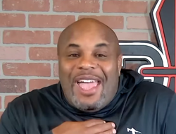 фото - У Кормье серьёзные претензии к новой чемпионке UFC