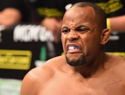 фото - Даниэль Кормье прокомментировал провальный допинг-тест Джона Джонса