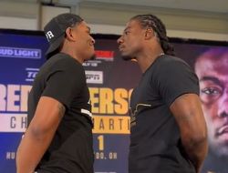 фото - Супертяж Андерсон не сумел подавить ветерана тяжёлым взглядом: видео дуэли