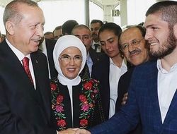 фото - Дадашев благодарит Ломаченко, Нурмагомедов с президентом Турции, четырёхлетнее ожидание Баранчика — соцсети