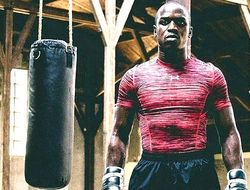 фото - Китайский супертяж Чжилеи и дебютант Сиссоко быстро нокаутировали оппонентов