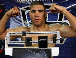 фото - Хуан Мануэль Лопес успешно прошел предварительное взвешивание