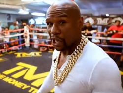 фото - Мэйуэзер: «Ни Котто, ни Альварес, ни 50-й бой мне не интересны»