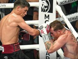 фото - Бивол побьёт Бетербиева, а Канело откажется от реванша — тренер