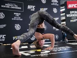 фото - Невероятная пластичность Шевченко, пейзажный заплыв Джуды, предприимчивые братья Чарло  — соцсети