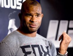 фото - Алистар Оверим удивлён случившимся на UFC 198