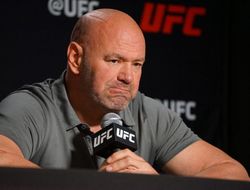 фото - Де Ла Хойя наехал на Уайта: «Избил жену, победил в номинации боец вечера»