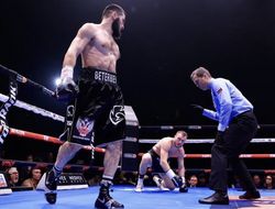 фото - Артур Бетербиев — Адам Дайнес: видео нокдаунов и остановки боя