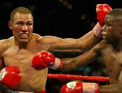 фото - Флойд Мэйуэзер: «Кастильо меня побил? Пересмотрите бой»