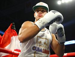 фото - Камбосос прошёл экс-чемпиона мира, Берланга продолжил крушить в первом раунде