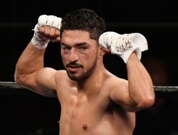 фото - Лопес и Сантана устроили яркий махач. Досрочно победил «Рокки»