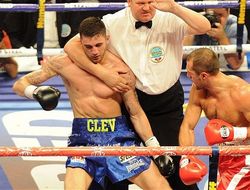 фото - Клеверли намерен добиваться реванша с челябинцем Сергеем Ковалёвым