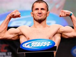 фото - (ММА) Азамат Гашимов против Джона Линекера на UFC on FX 8