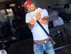 фото - Обнародованы официальные гонорары Дэвиса, Круса, Деревянченко и Адамеса