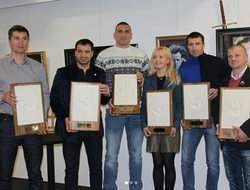 фото - Украинские чемпионы отметились в музее братьев Кличко, Рамирес уверен в лучшей готовности к Постолу — соцсети 