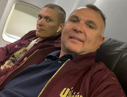 фото - Деревянченко о бое с Головкиным, Усик на пути в Чикаго, Шварценеггер о бое Емельяненко–Кокляев — соцсети