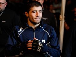 фото - UFC: У Хабилова проблемы с визой, бой с Кастильо вновь сорван