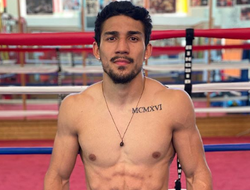 фото - Теофимо показал облик за 8 дней до боя, Анатолий Ломаченко и Лопес-старший в недалёком прошлом, Джокер снова в UFC — соцсети